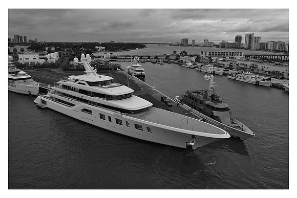 MIAMI YACHT